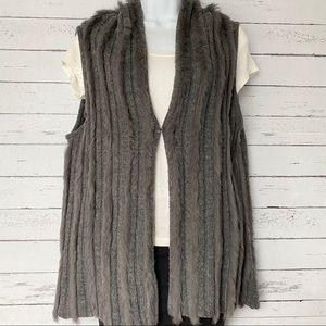Olsen Fashion Gray Sweater Vest with Fur Trim